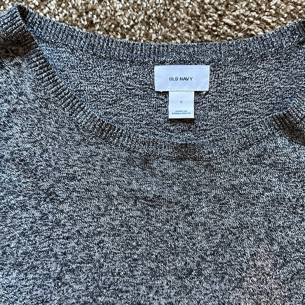 NWOT old navy small blouse. Lighter than a sweater but thicker than a tshirt - Picture 2 of 2